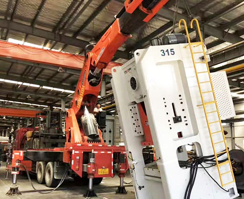 泉州附近随车吊出租，轻松解决运输难题